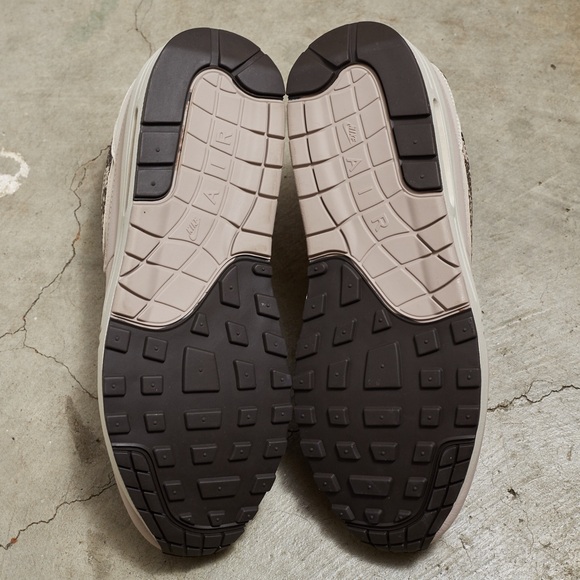 Nike Air Max 1 ‘97 ‘Light Orewood Snakeskin’ - Picture 9 of 10